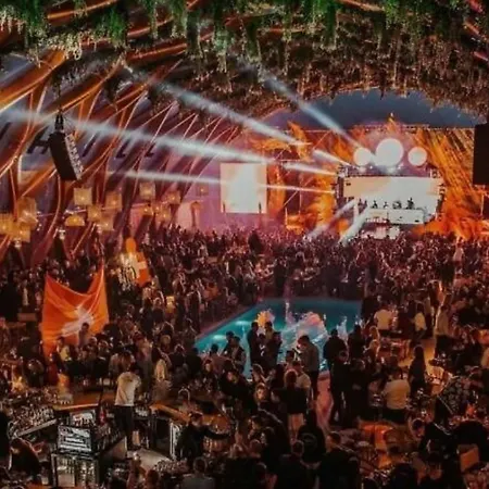 Summerland Sea View Penthouse & Jacuzzi מאמאיה