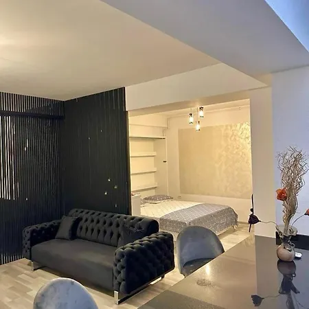 Summerland Sea View Penthouse & Jacuzzi דירה מאמאיה