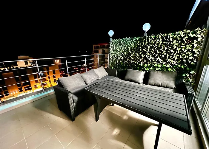 Summerland Sea View Penthouse & Jacuzzi Apartment