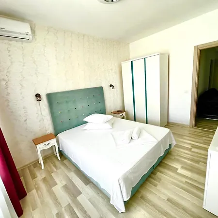 Summerland Sea View Penthouse & Jacuzzi Мамая