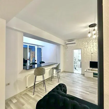 Summerland Sea View Penthouse & Jacuzzi *