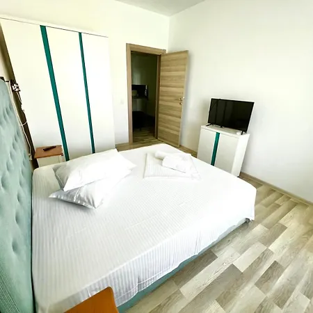 Summerland Sea View Penthouse & Jacuzzi * Mamaia