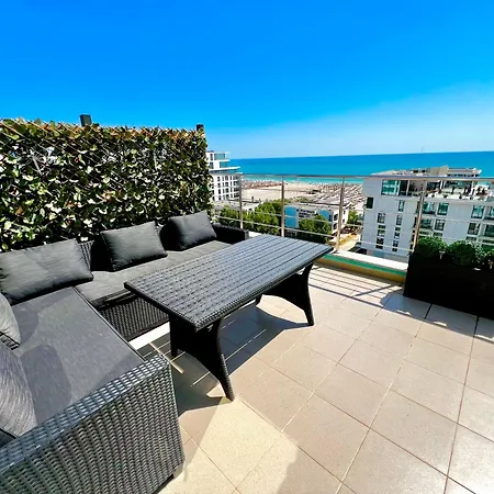 Апартаменты Summerland Sea View Penthouse & Jacuzzi Мамая