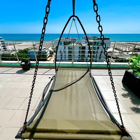 Summerland Sea View Penthouse & Jacuzzi *