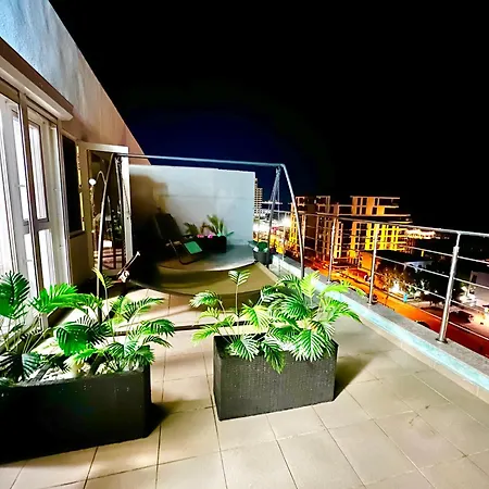 Summerland Sea View Penthouse & Jacuzzi Апартаменты Мамая