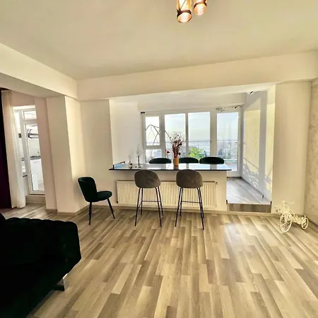 Summerland Sea View Penthouse & Jacuzzi * Мамая