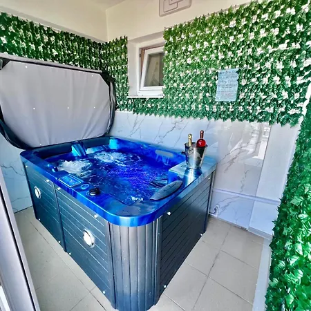 Summerland Sea View Penthouse & Jacuzzi