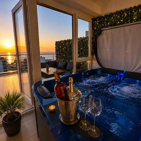 Apartment Summerland Sea View Penthouse & Jacuzzi Mamaia
