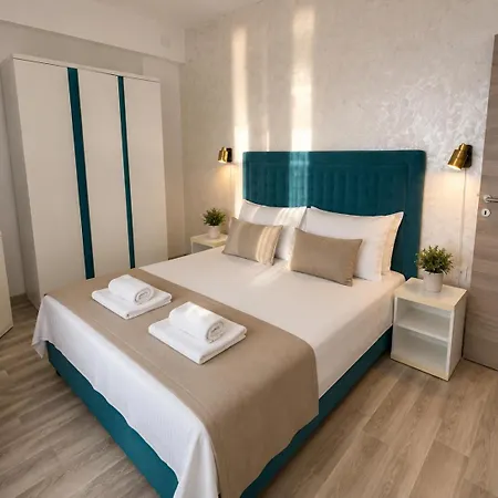 Summerland Sea View Penthouse & Jacuzzi Mamaia