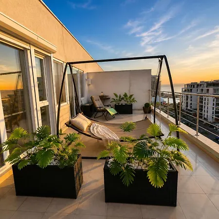 Summerland Sea View Penthouse & Jacuzzi Mamaia