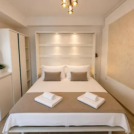Summerland Sea View Penthouse & Jacuzzi