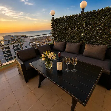 Summerland Sea View Penthouse & Jacuzzi * Mamaia