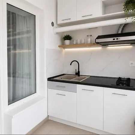 Summerland Sea View Penthouse & Jacuzzi Apartment