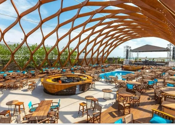 Apartmán Summerland Sea View Penthouse & Jacuzzi Mamaia