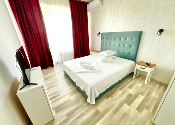 Summerland Sea View Penthouse & Jacuzzi Mamaia