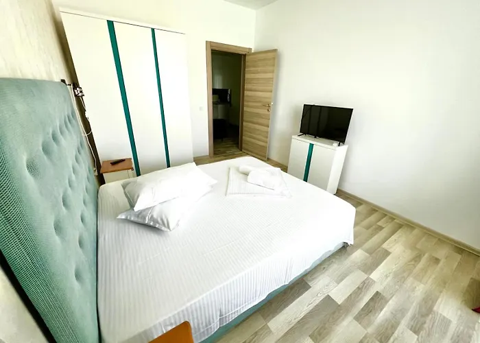 Summerland Sea View Penthouse & Jacuzzi * Mamaia