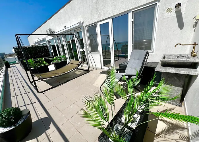 Summerland Sea View Penthouse & Jacuzzi Apartmán *