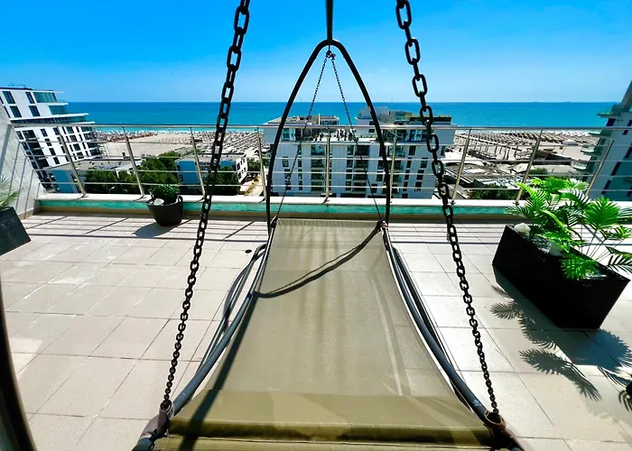 Summerland Sea View Penthouse & Jacuzzi *