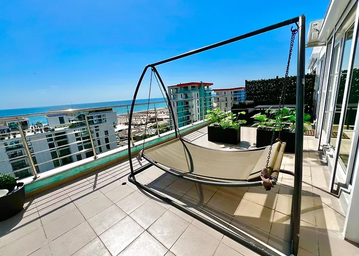 Summerland Sea View Penthouse & Jacuzzi * Mamaia