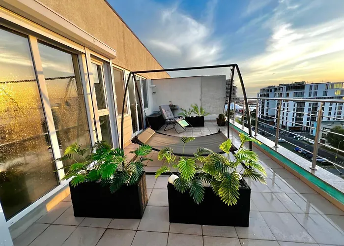 Summerland Sea View Penthouse & Jacuzzi *