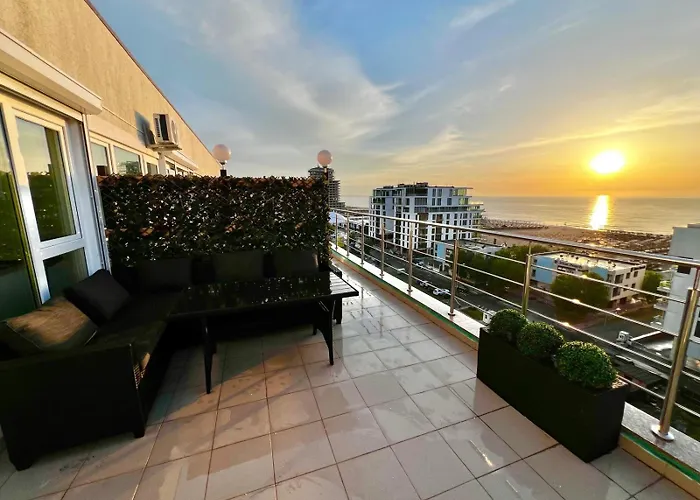 Summerland Sea View Penthouse & Jacuzzi *